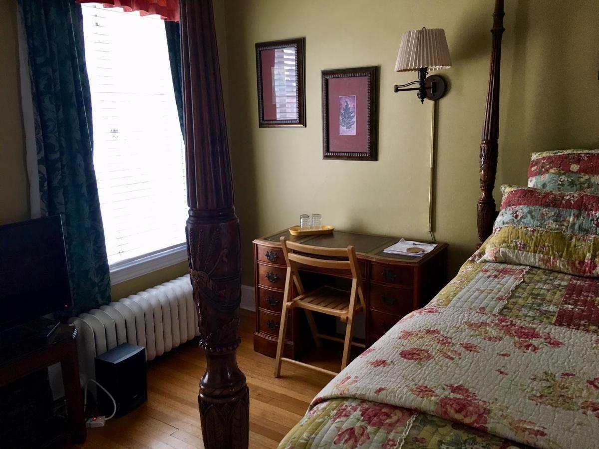 The Villa Bed & Breakfast (Adults Only) Tacoma Kamer foto